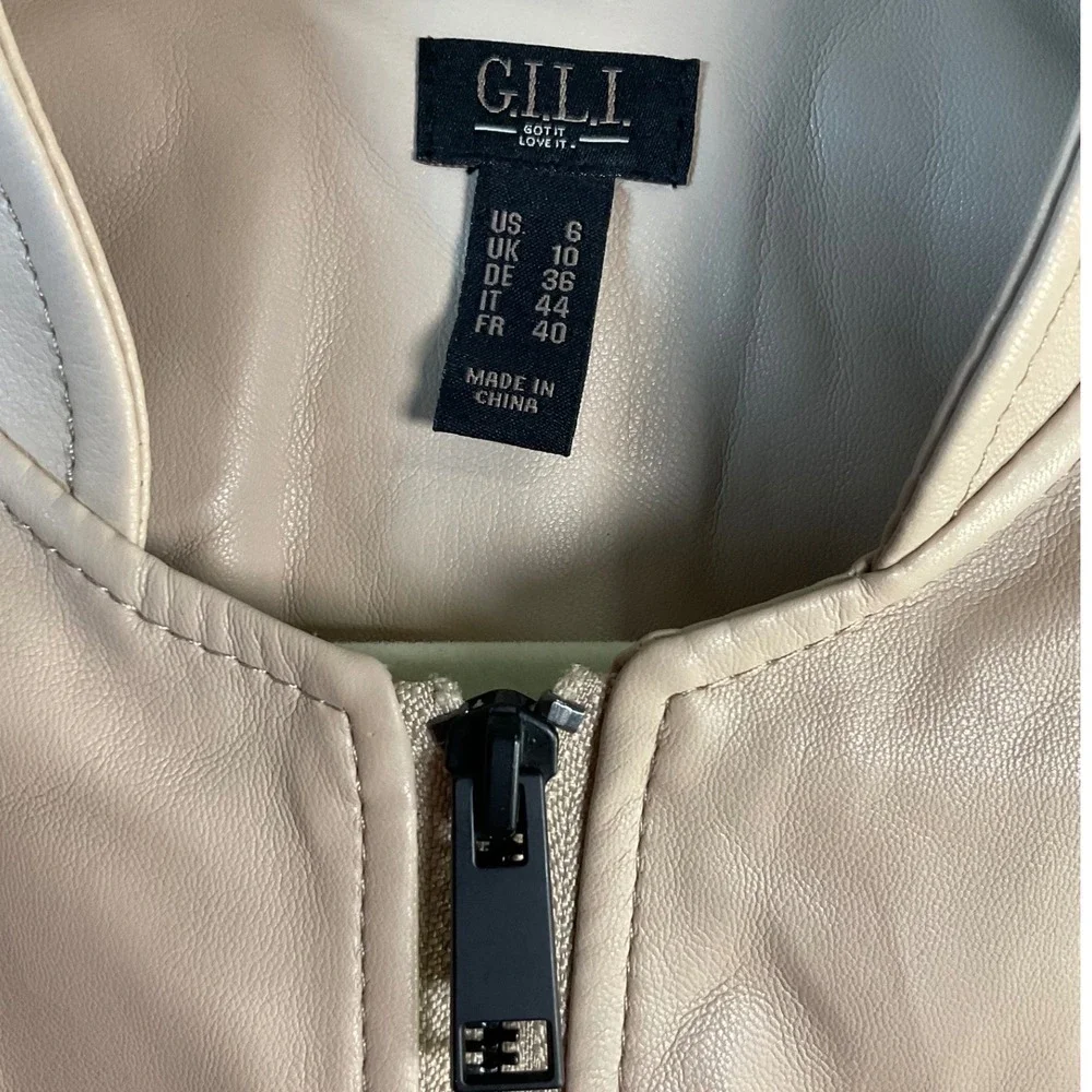 G.I.L.I. Faux Leather Moto Jacket Beige Tan Zip Front Pockets‎ Women's Size 6